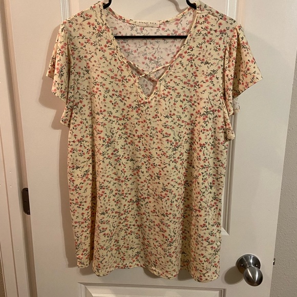 Floral Tee - Picture 1 of 3